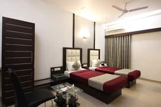 Hotel Royal Palace N Guest House, Ahmedabad 2